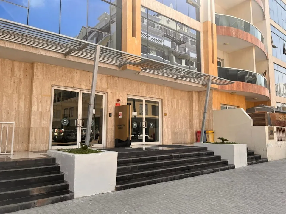 Knightsbridge Court & Kensington Manor