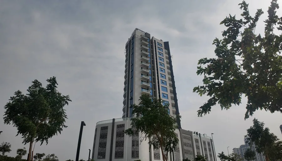 Ost Tower 11