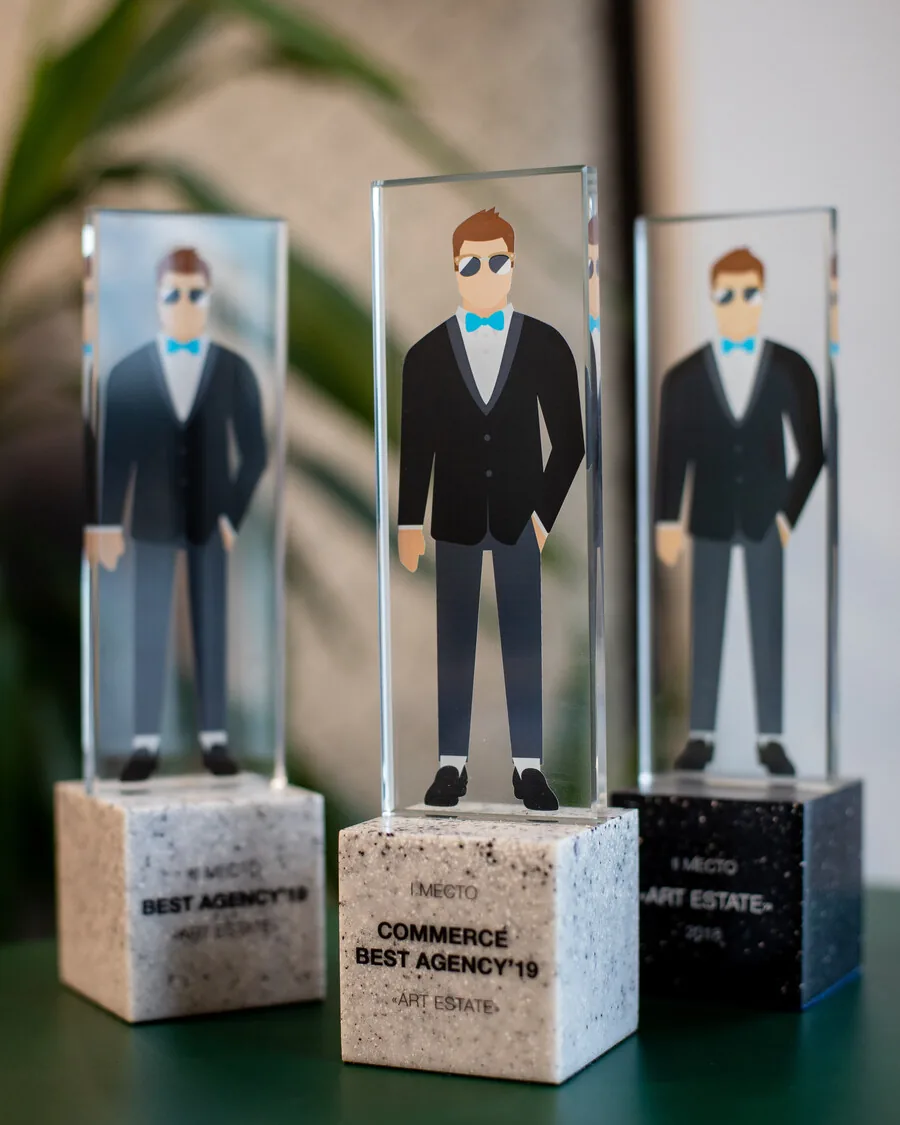 Статуэтки LEGENDA Awards за первое и второе места