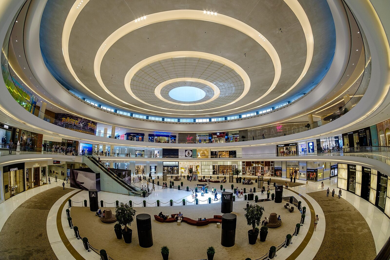 Главный атриум Dubai Mall, 2019 год