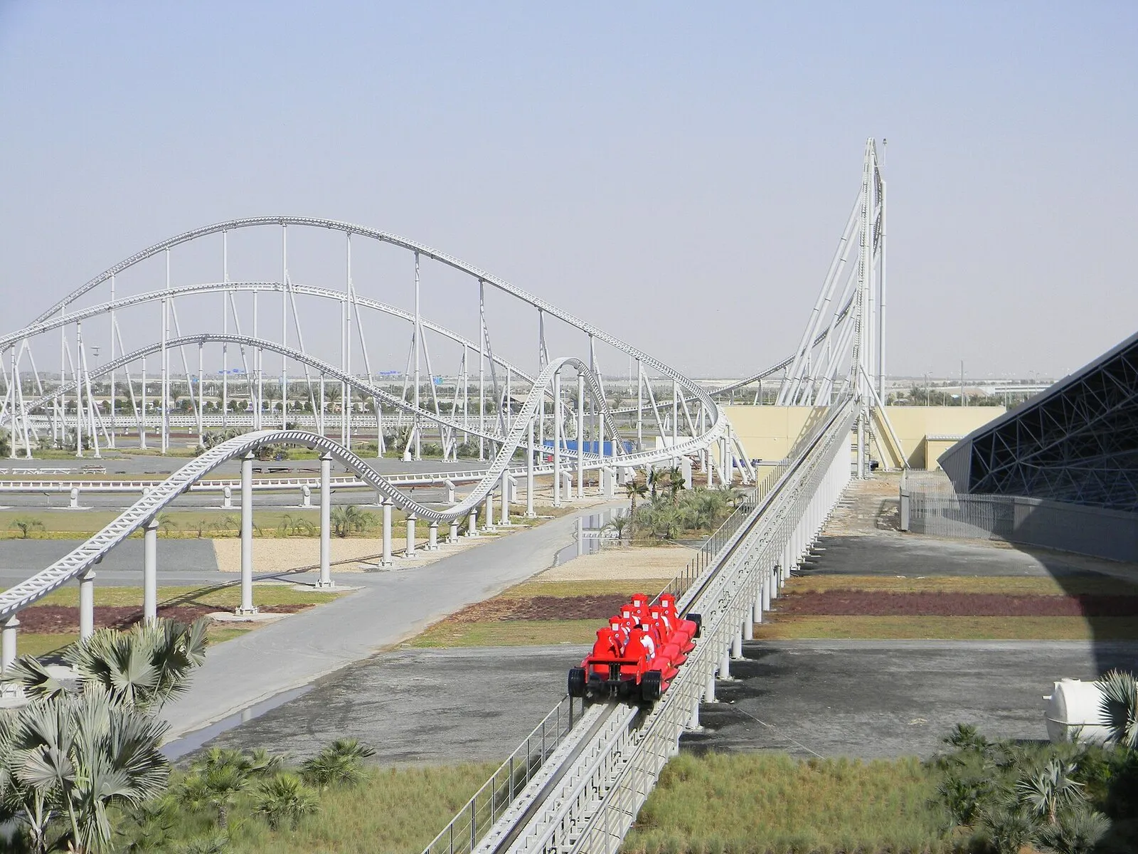 Горка Formula Rossa в Ferrari World: 240 км/ч