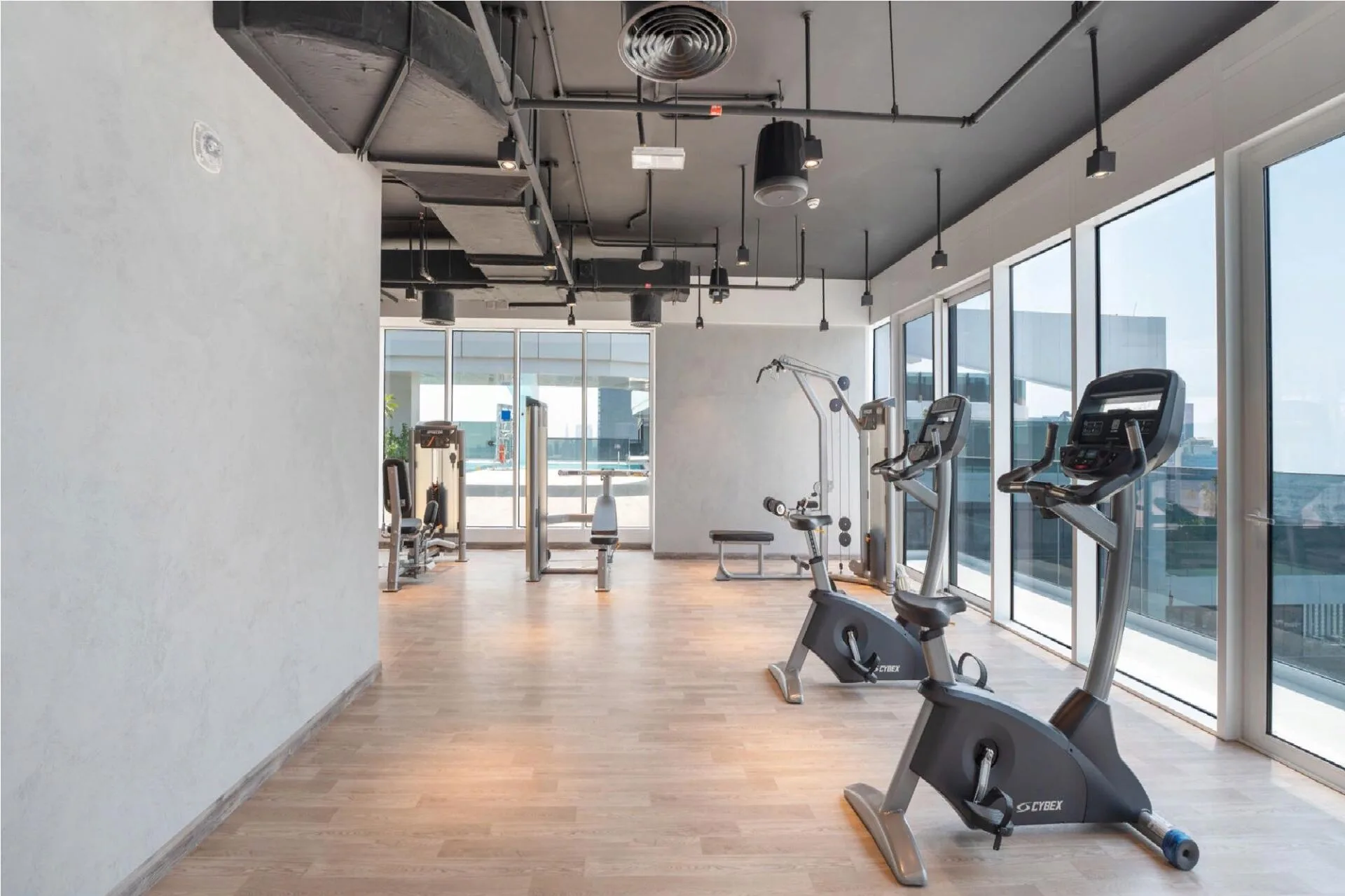 Спортзал 1 Residences с панорамными окнами