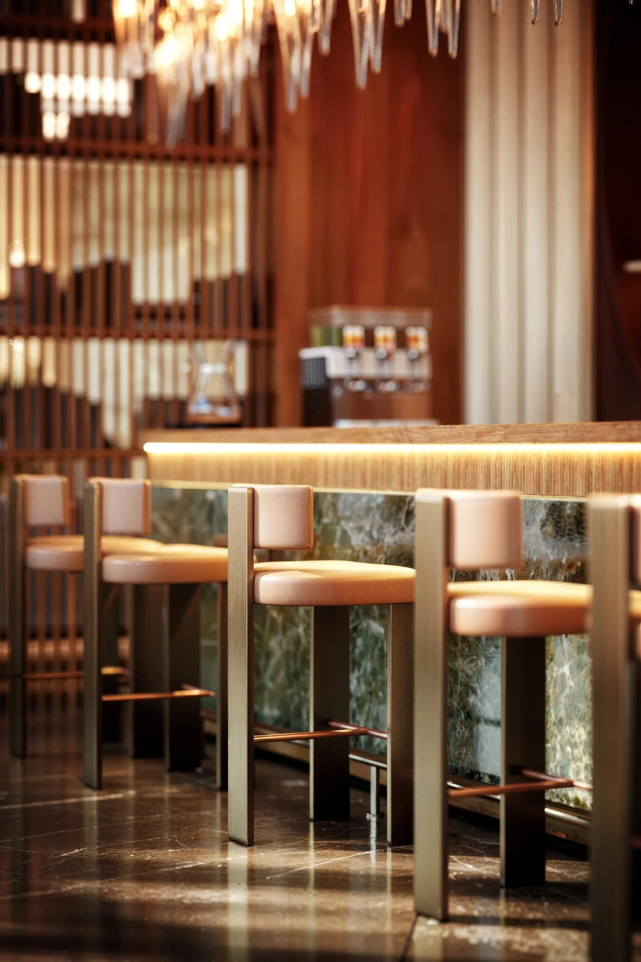 Бар в лобби JW Marriott Residences