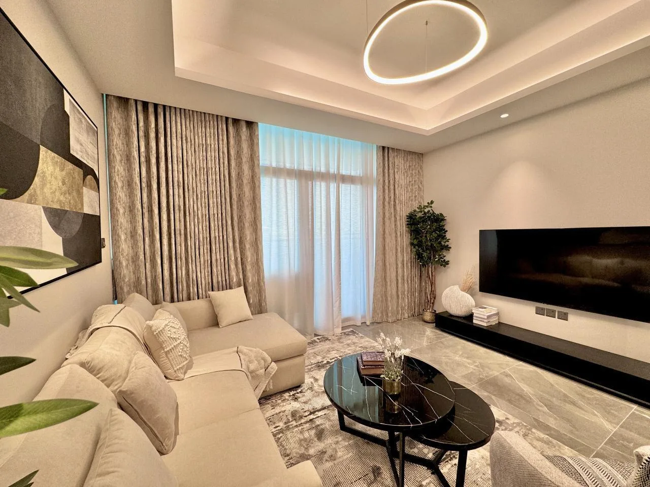 Гостиная в квартире Ajman Creek Towers