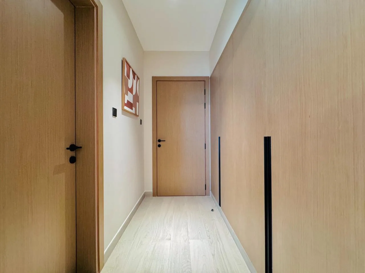 Коридор в квартире Ajman Creek Towers