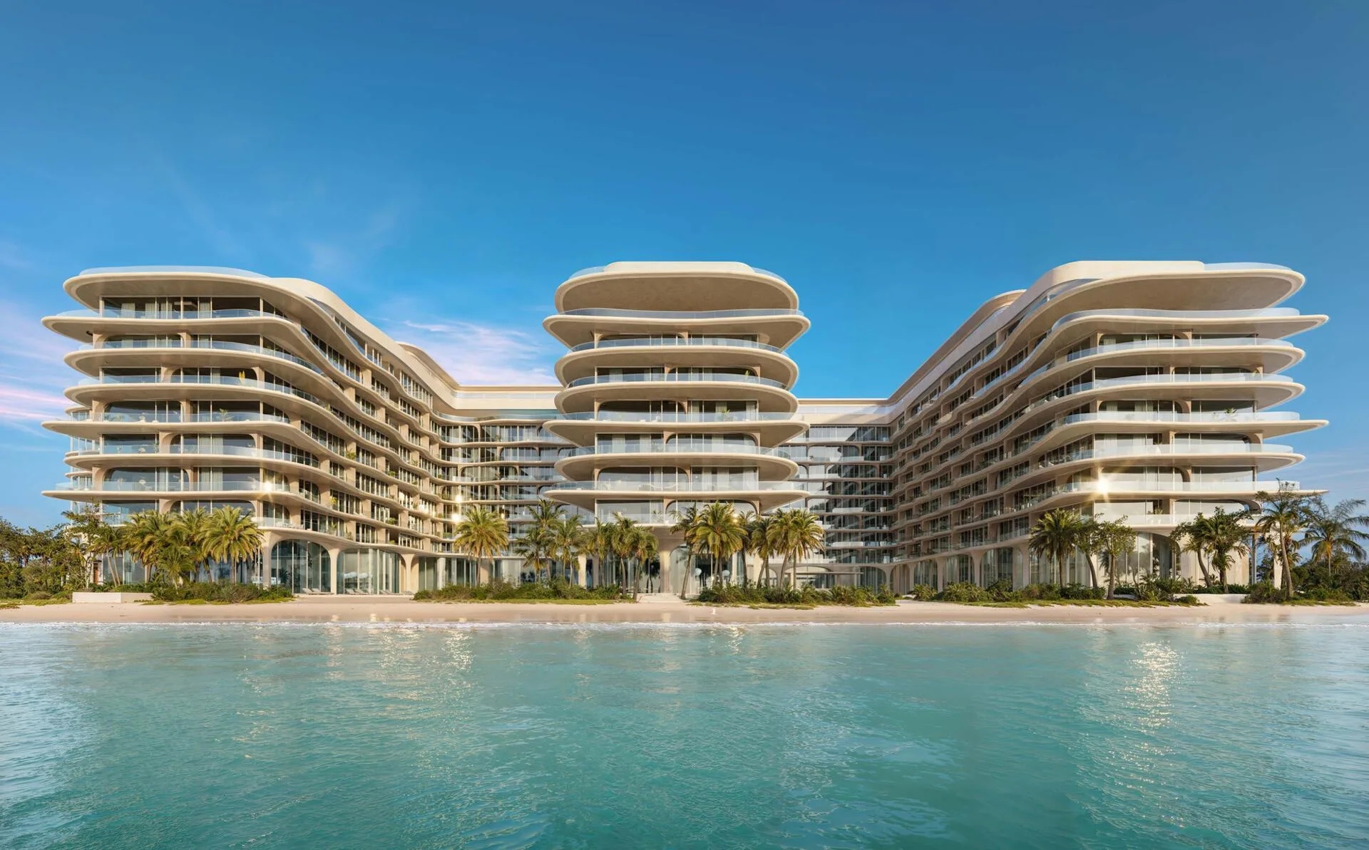 Фасад AYA Beachfront Residences со стороны воды