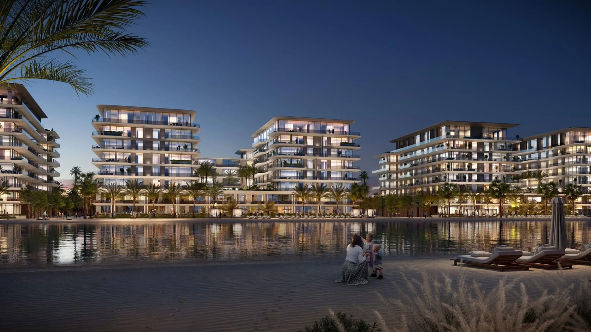 Дома Blue Beach Residence вечером со стороны воды