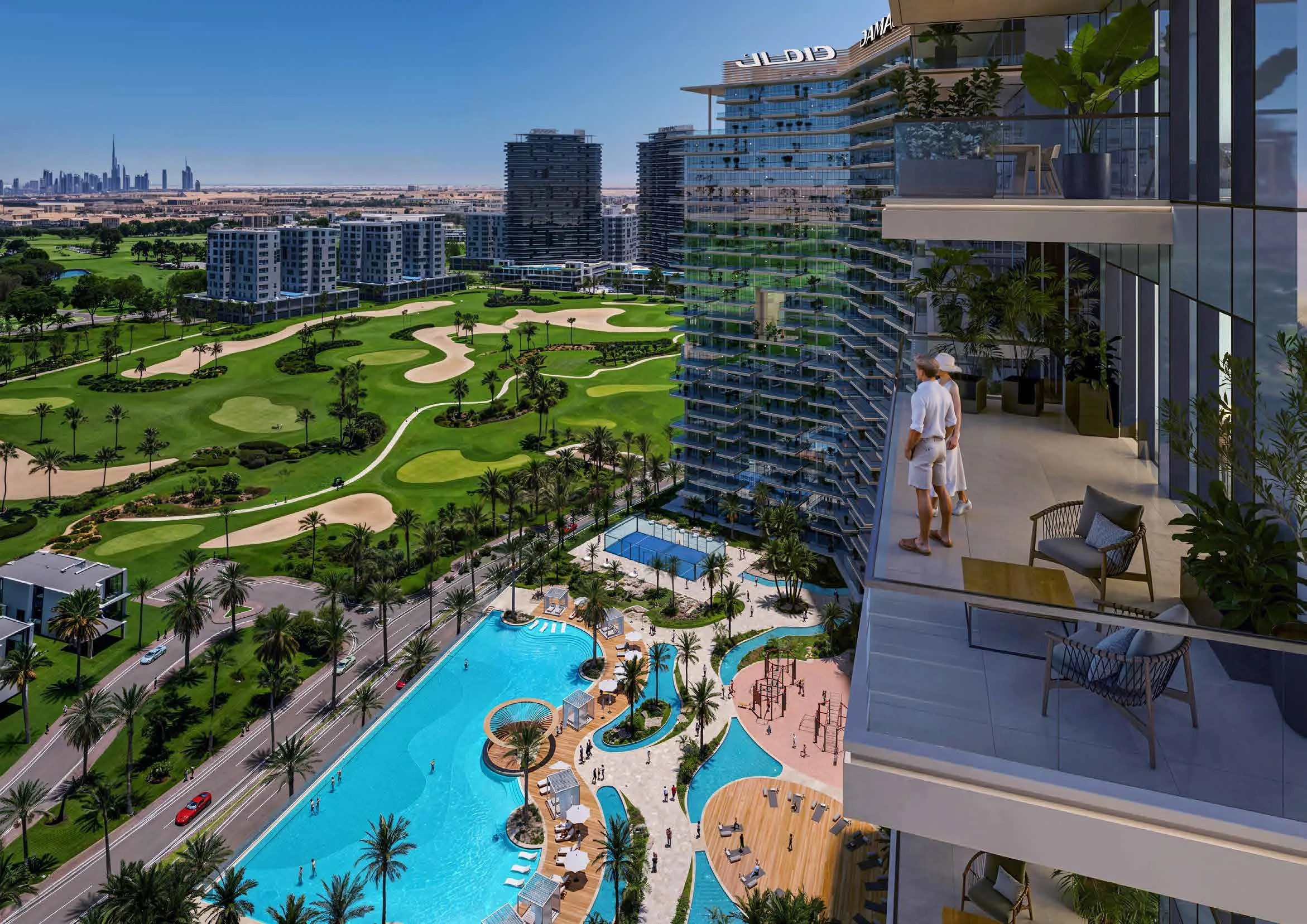 Вид с балкона Damac District на бассейн и гольф-поле