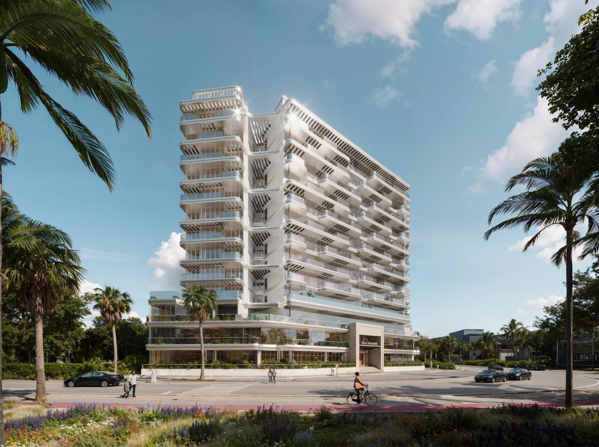 Фасад Dream Life Residence с улицы: белые балконы и пальмы