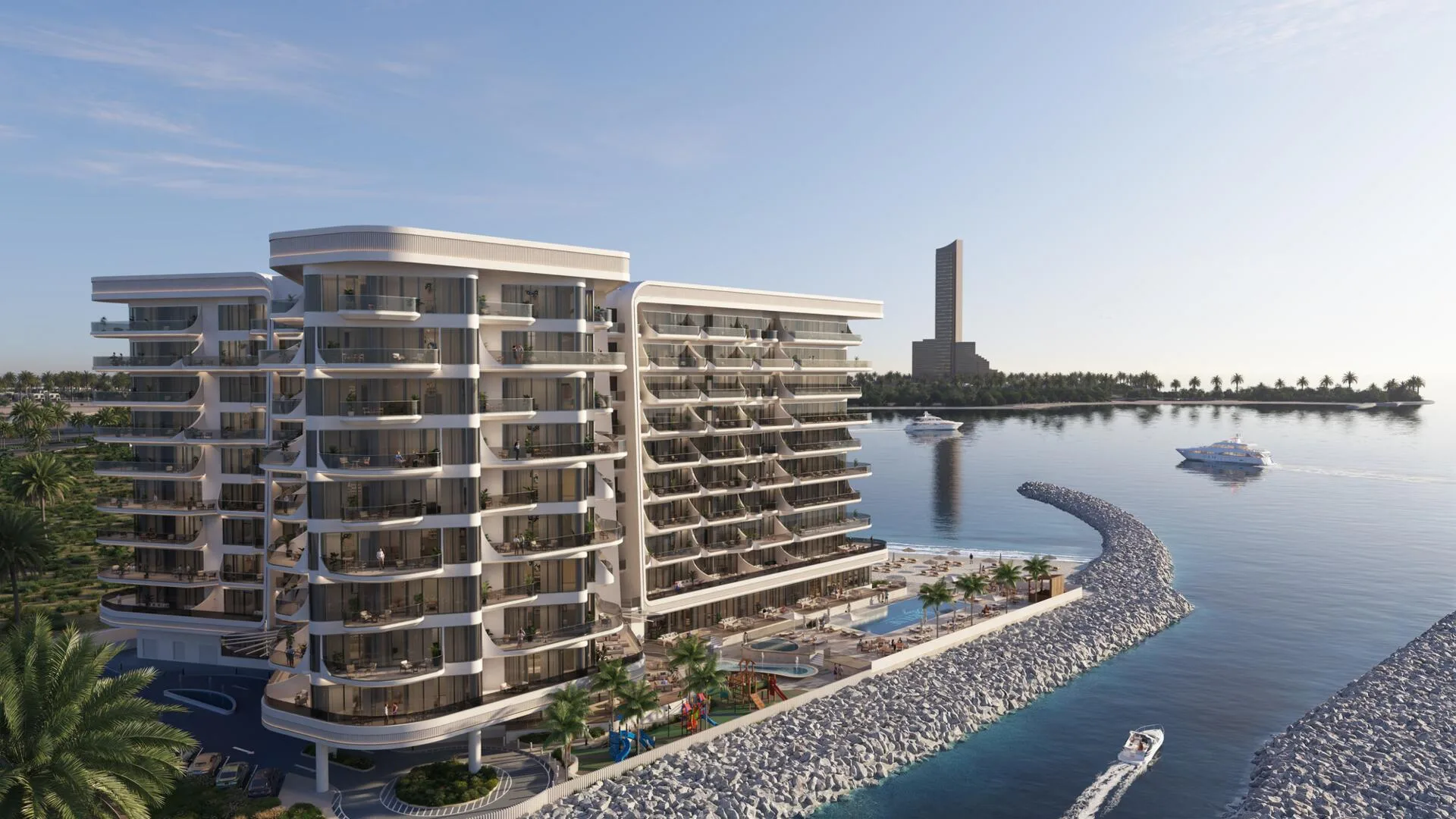 Fortune Bay Residences у канала: дом, волнорез и залив