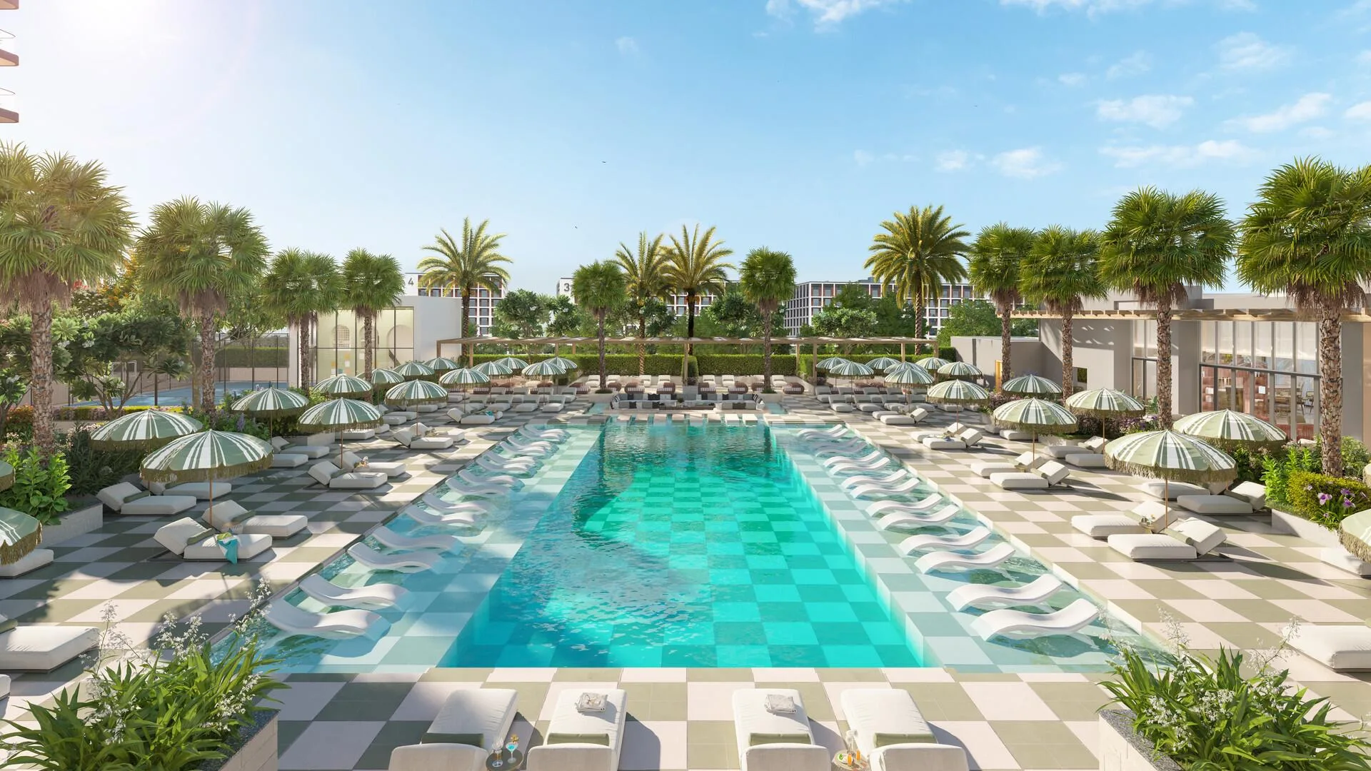 Бассейн Hyde Residences среди зелени
