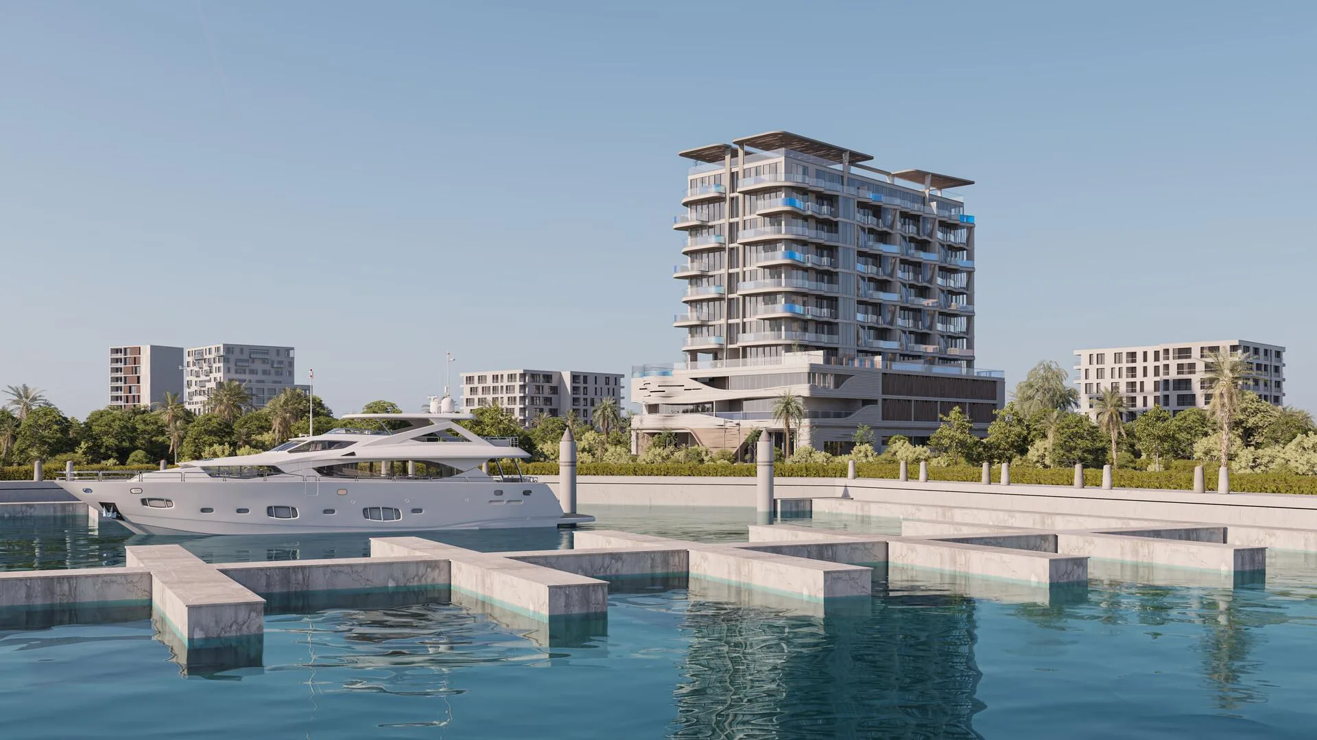 Iluka Residences со стороны марины с яхтой у причала