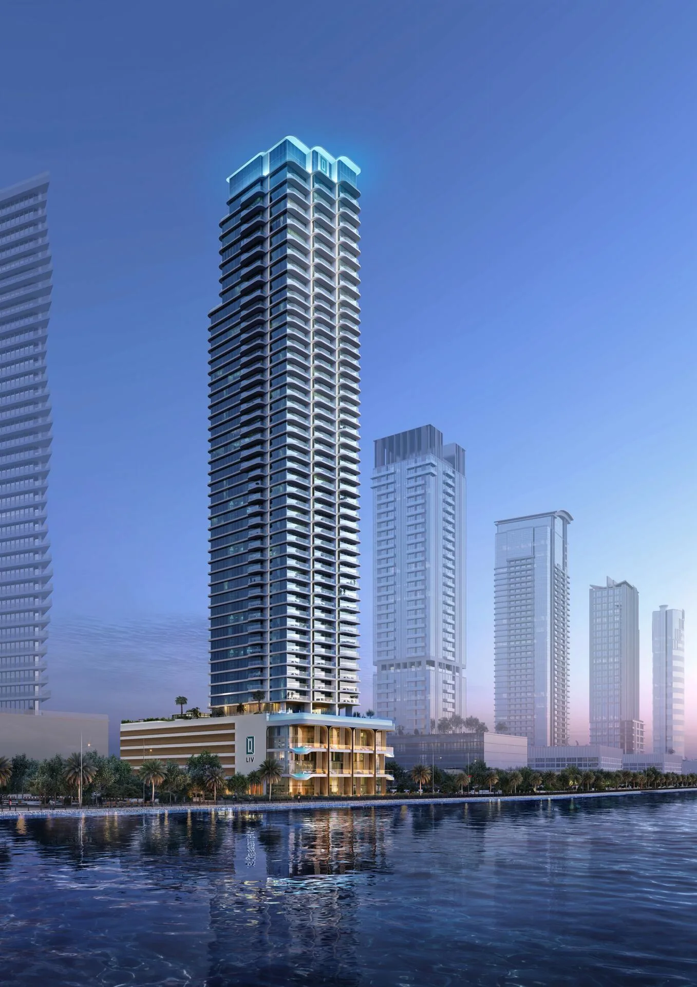 LIV Maritime ночью, отражение в воде