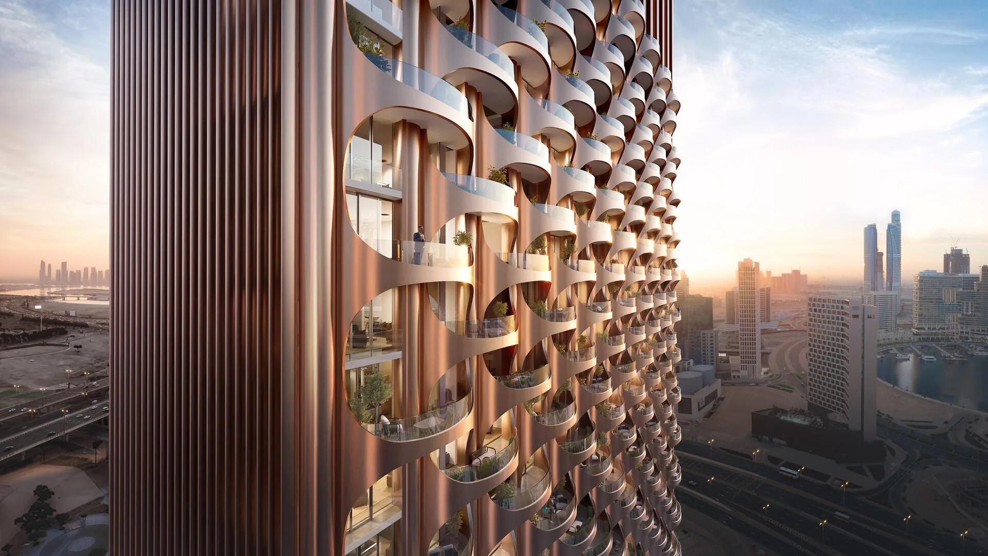Бронзовые балконы и медные панели на фасаде One Residence