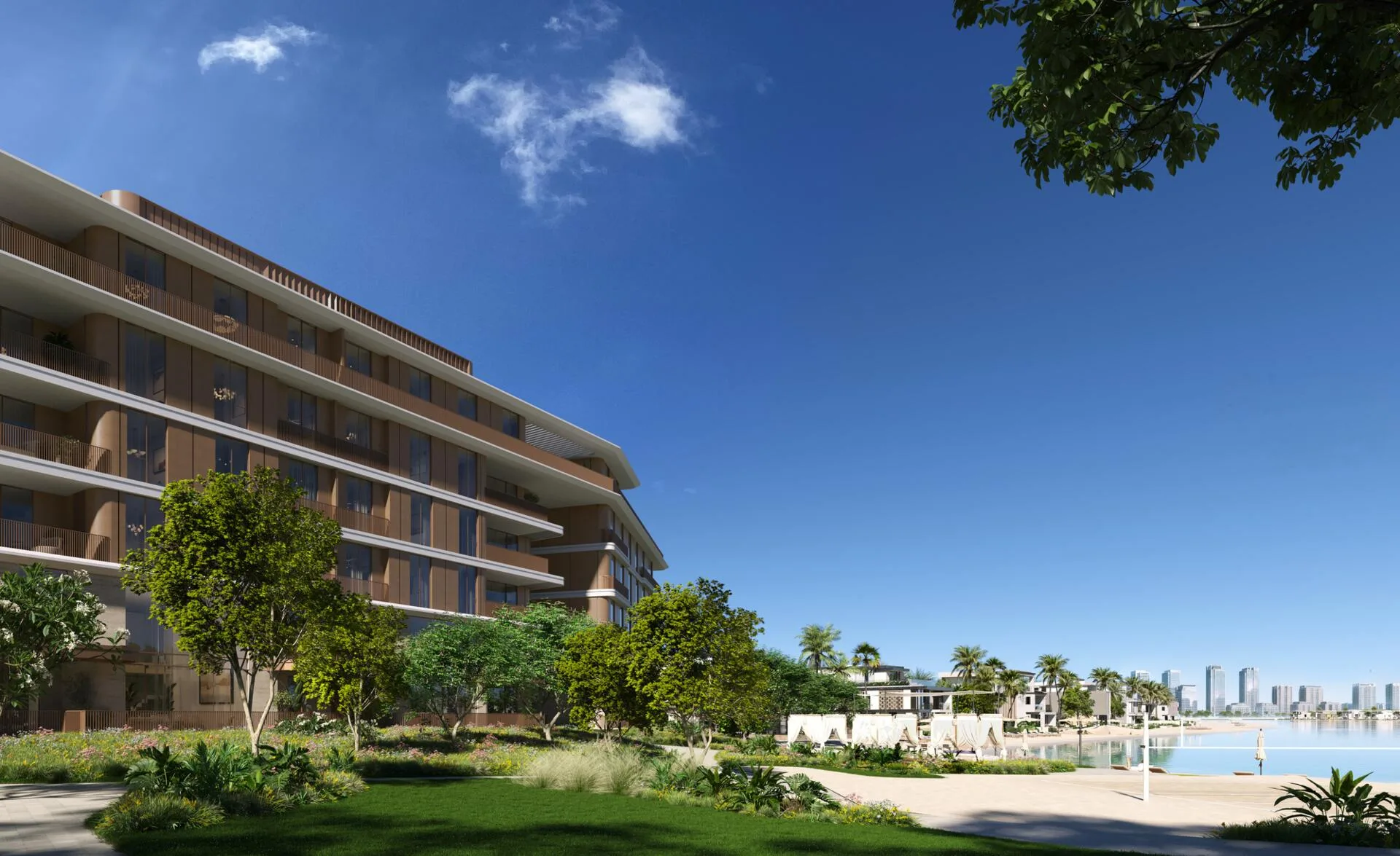 Сад у дома Palm Central спускается к пляжу