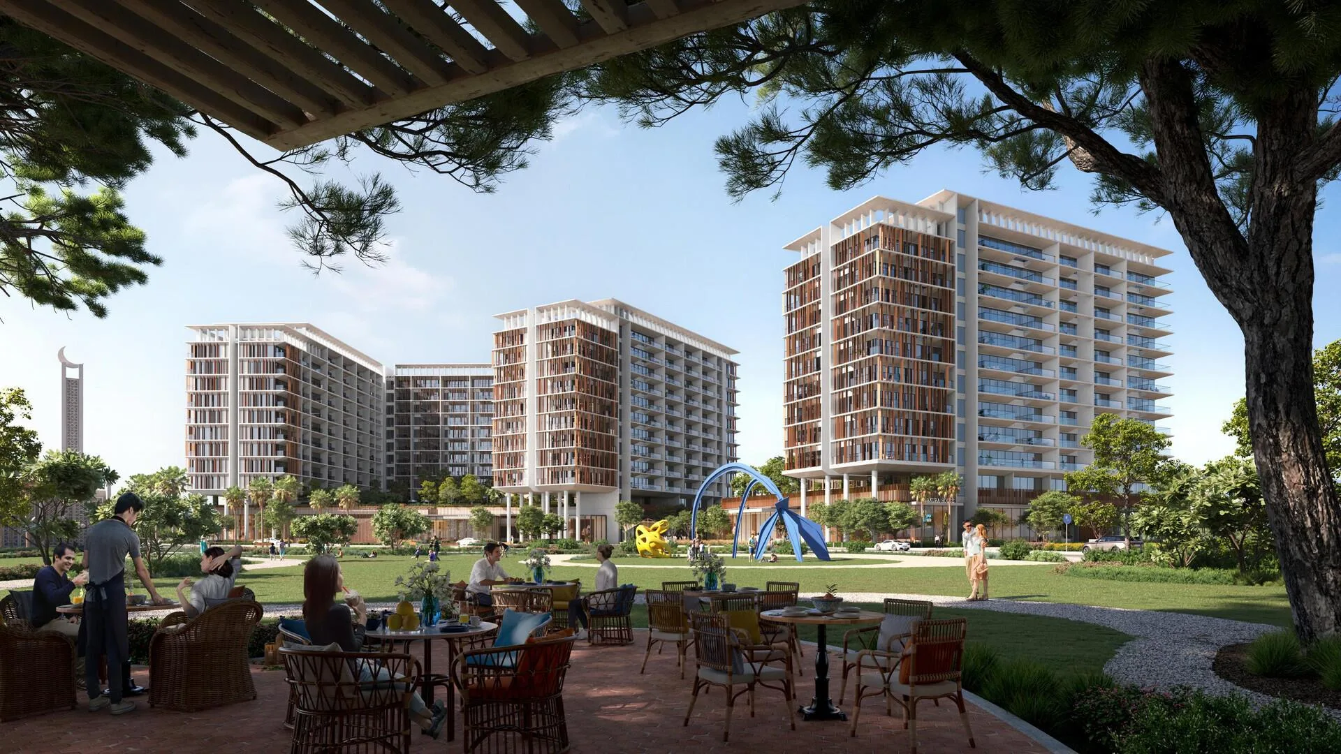Кафе под деревом на газоне между корпусами Park Five