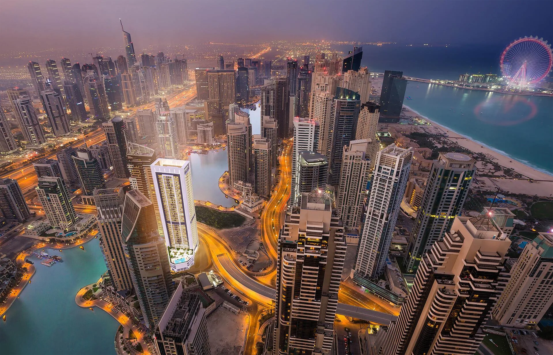 Pelagos by IGO среди огней Dubai Marina вечером