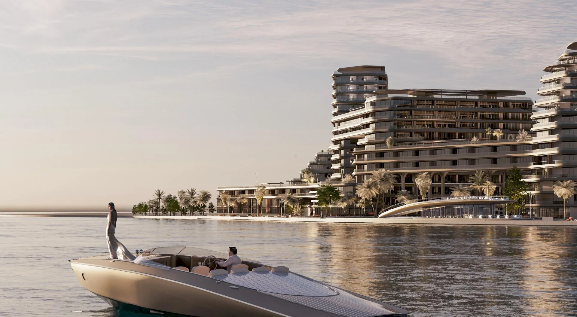 Катер у набережной Quattro Del Mar