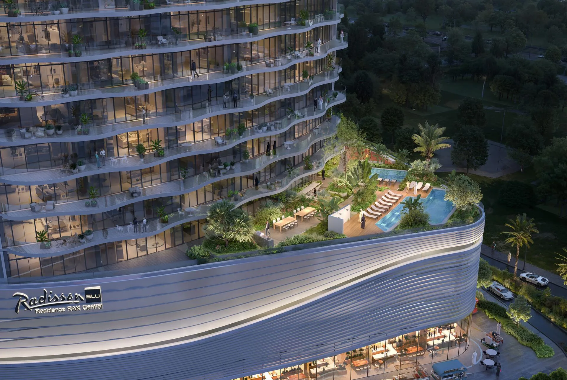 Бассейн Radisson Blu Residences среди балконов