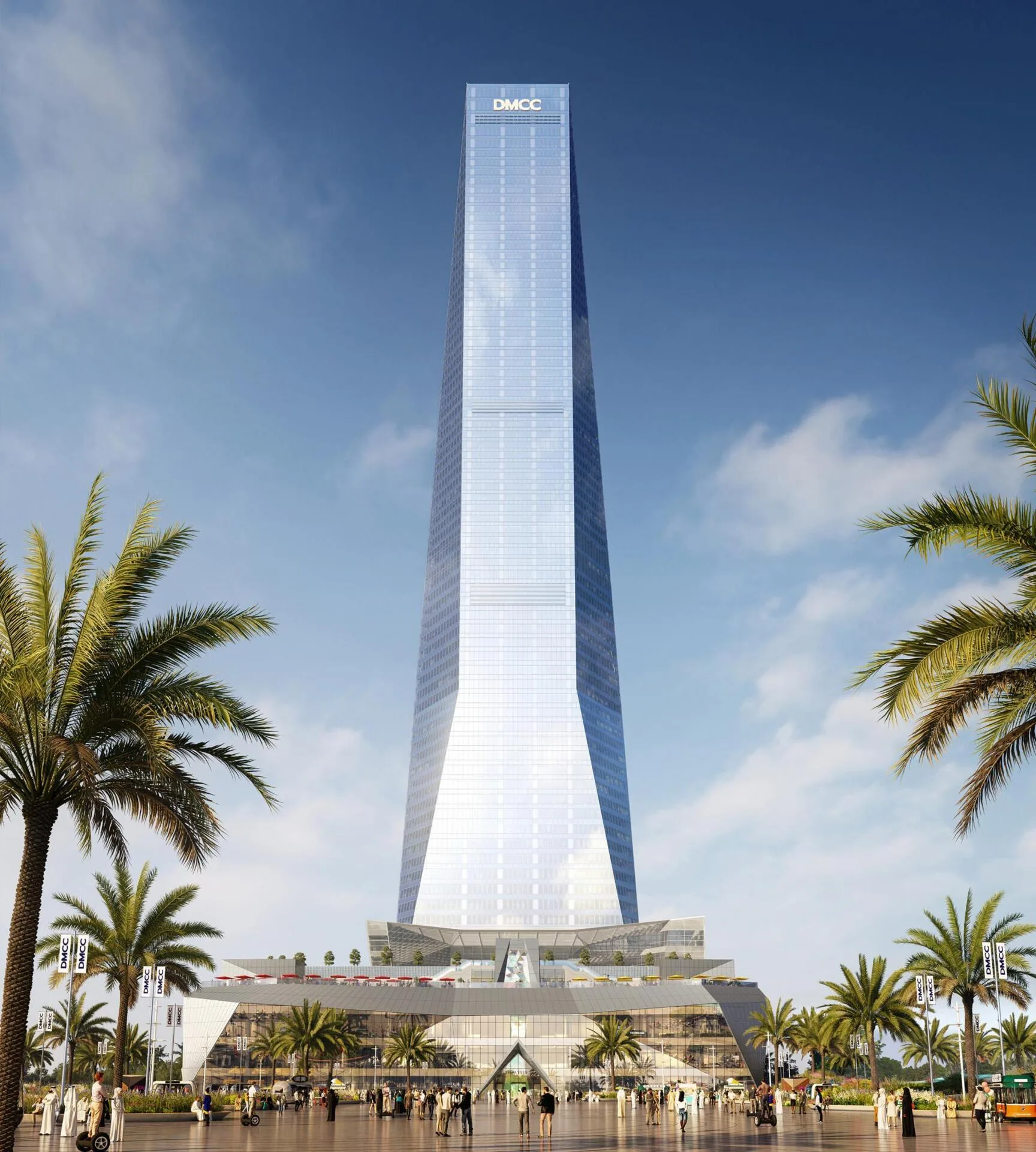 Uptown Tower над площадью с пальмами