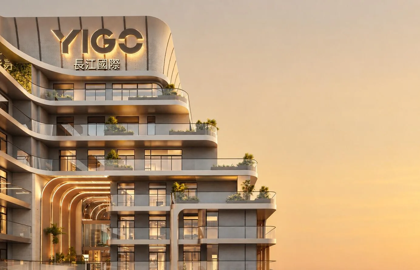 Фасад YIGO Luxe: изогнутые балконы и зелень на террасах